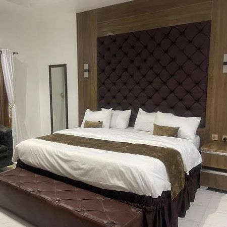 Murphy'S Mansion Resort Umuahia Εξωτερικό φωτογραφία
