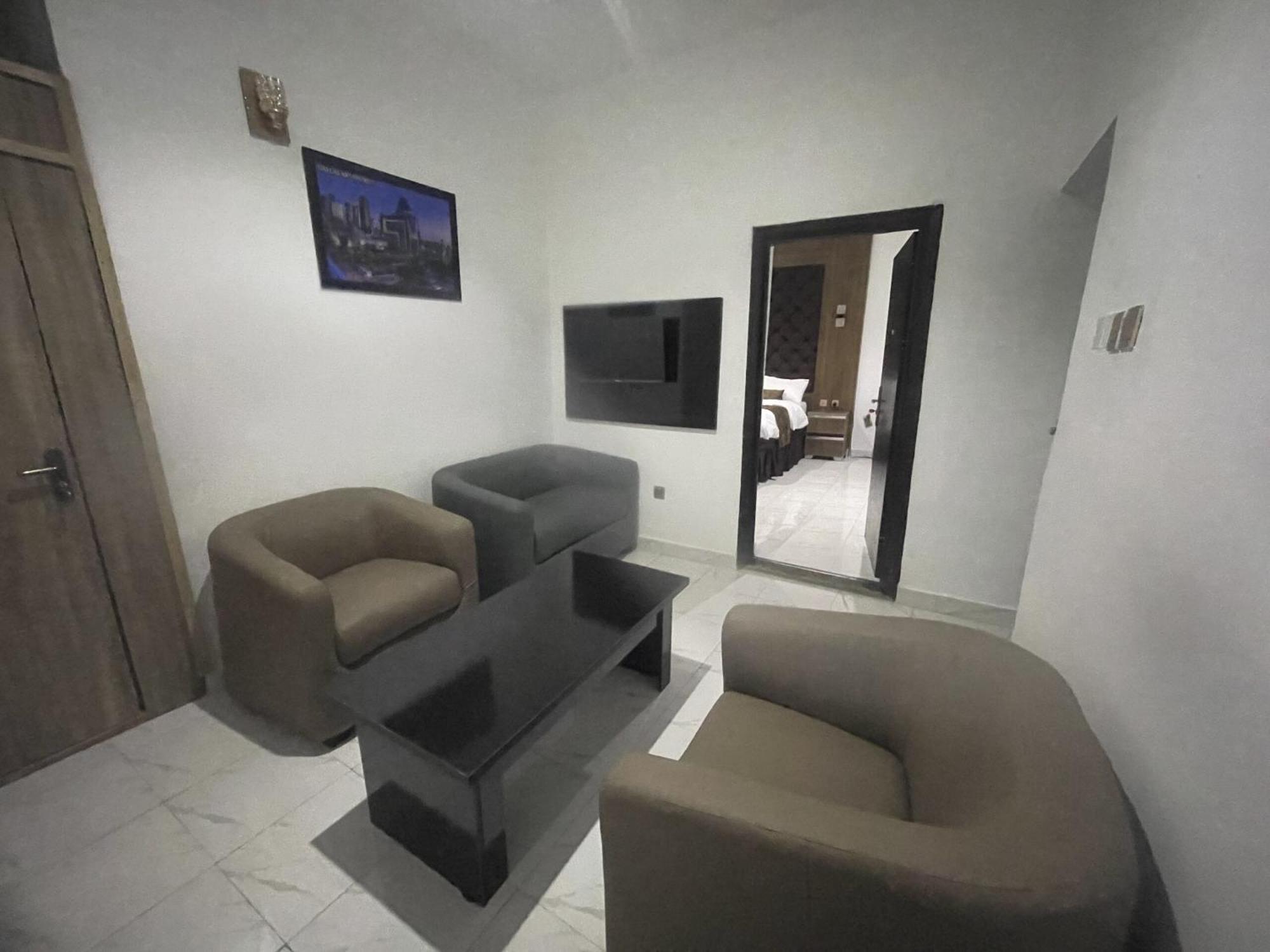 Murphy'S Mansion Resort Umuahia Εξωτερικό φωτογραφία